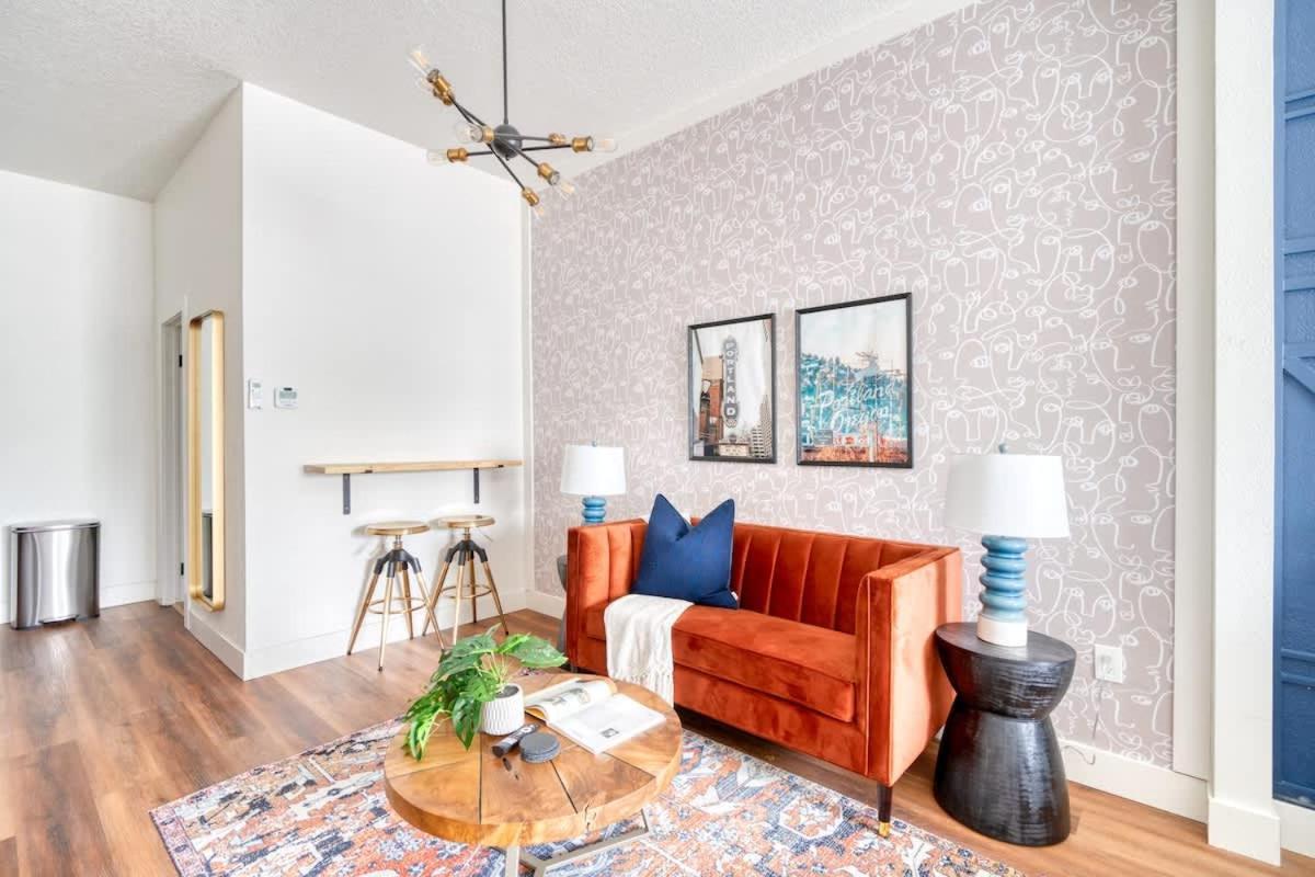 - Bright Brooklyn Apartment